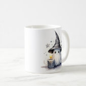 かわいい可愛らしい幽霊は魔女の帽子のマグカップを着た コーヒーマグカップ (正面右)