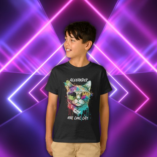 かわいい名前をカスタムするクールワンキャットカラフルサングラス Tシャツ