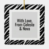 かわいい名前をカスタムするフォト白黒ゼブラクリスマス セラミックオーナメント (裏面)