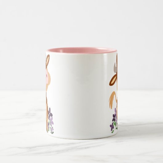 かわいい噛みマンガの牛のマグカップ ツートーンマグカップ (中央)