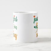 かわいい夏の引用文サーフィンが大好きな女の子 ジャンボコーヒーマグカップ (正面)