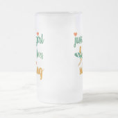 かわいい夏の引用文サーフィンが大好きな女の子 フロストグラスビールジョッキ (中央)