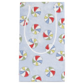 かわいい夏の水色のビーチ玉 スモールペーパーバッグ (正面)