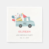 かわいい夕暮れブルー任意の年齢の誕生日パーティーケーキトラック スタンダードカクテルナプキン (正面)