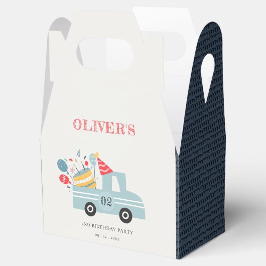 かわいい夕暮れブルー任意の年齢の誕生日パーティーケーキトラック フェイバーボックス (オープン)