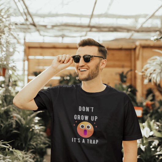 かわいい大人にならないよ罠だ Tシャツ