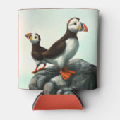 かわいい大西洋のパフィン、海の上の岩 缶クーラー (正面)