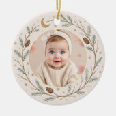 かわいい天体の赤ちゃんの最初のクリスマス写真 セラミックオーナメント (正面)