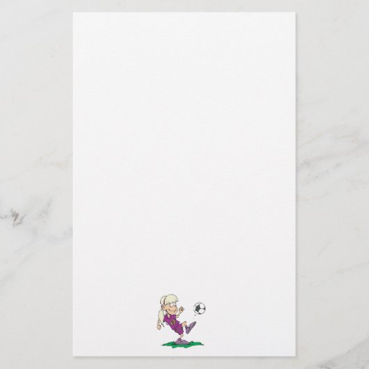 かわいい女の子がサッカーボールを蹴る 便箋 (正面)