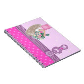 かわいい女の子とピンクのフローラデザインエレガント モノグラムの ノートブック (右側)