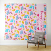 かわいい女の子のカラフルなピンクの恐竜テーマの誕生日 タペストリー (インサイチュ(横))