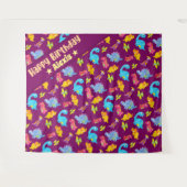 かわいい女の子のカラフルな紫の恐竜をテーマにした誕生日 タペストリー (正面(横))