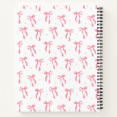 かわいい女の子のピンクと白のクールなリボン モノグラム ノートブック (裏面)