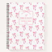 かわいい女の子のピンクと白のクールなリボン モノグラム ノートブック (正面)