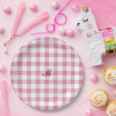 かわいい女の子のピンクのギンガムチェック名前のモノグラム ペーパープレート (パーティー)