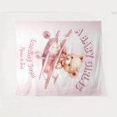 かわいい女の子のベビークマパイロットピンク飛行機の美しい タペストリー (正面(横))