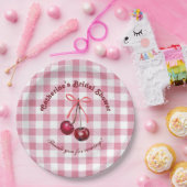 かわいい女の子のリボン チェリー ピンク ギンガム プラッド 名前 ペーパープレート (パーティー)
