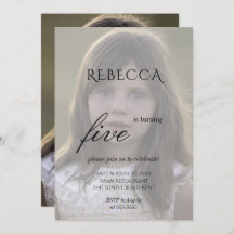 かわいい女の子の写真の誕生日パーティーの招待