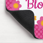 かわいい女の子の名前ピンク、黄色の花の格子模様 マウスパッド (コーナー)