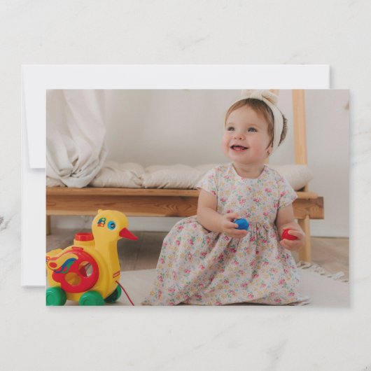 かわいい女の子の最初の誕生日パーティー招待状「多くの初めての一つ」写真2枚付き 招待状 (裏面)