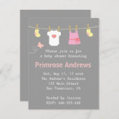 かわいい女の子の服が服に並ぶベビーシャワー 招待状 (正面/裏面)