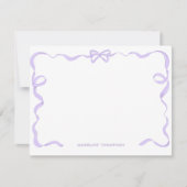 かわいい女の子の紫色のバイオレット ラベンダー リボン ボウ フレーム ノートカード (正面)