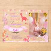 かわいい女の子ピンクDino恐竜の写真子供の誕生日 アクリル招待状 (正面)