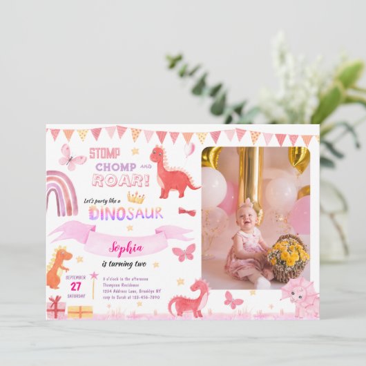 かわいい女の子ピンクDino恐竜の写真子供の誕生日 招待状 (スタンド正面)