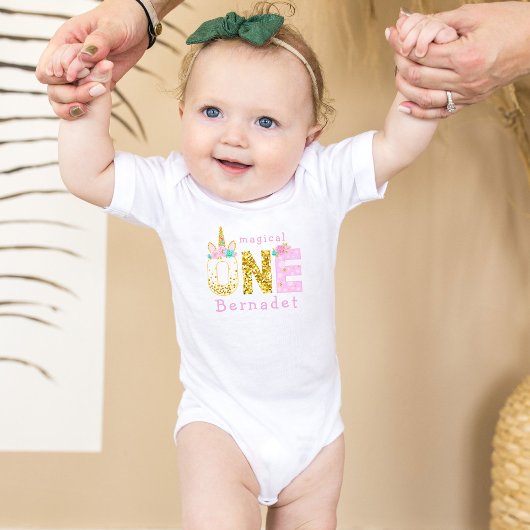 かわいい女の子マジカルユニコーンの誕生日 ベビーボディスーツ