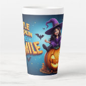 かわいい女の子魔女カボチャハロウィン 🎃 カフェラテマグ (正面)