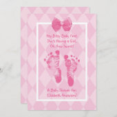 かわいい女の赤ちゃんの足跡のベビーシャワーのピンクのリボン 招待状 (正面/裏面)
