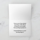 かわいい女性のカーボーイのナースの程度の卒業生のお祝い カード (内部)