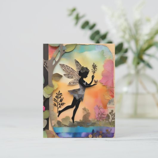 かわいい妖精ミックスメディアコラージュ ポストカード (スタンド正面)