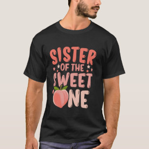 かわいい妹のスイートなひとりめの桃の初誕生日 Tシャツ