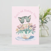 かわいい娘の誕生日！子猫の名前と写真のピンクのカード 招待状 (スタンド正面)