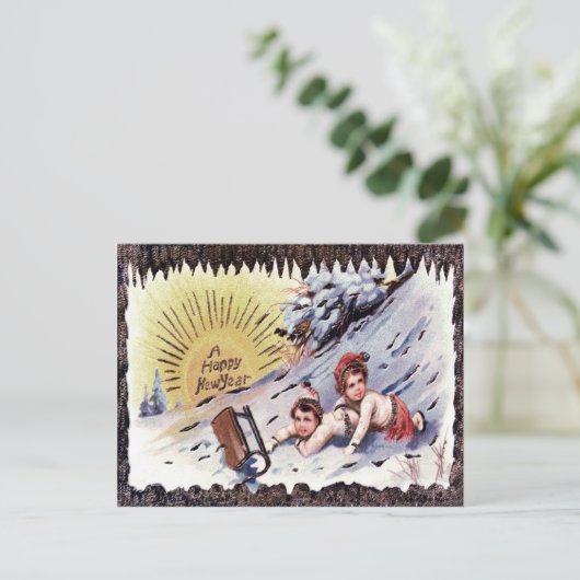 かわいい子どもたち雪の日そり ポストカード (スタンド正面)