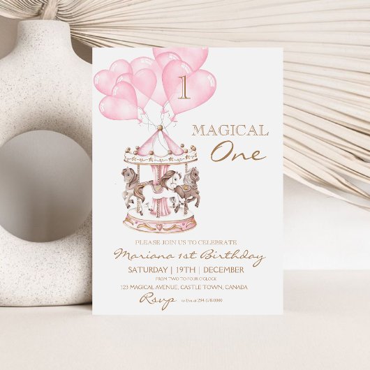 かわいい子の回転木馬ユニコーンガーリー1歳の誕生日 招待状