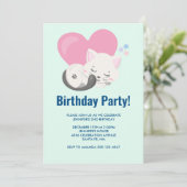 かわいい子ネコと大きなハート誕生日 招待状 (スタンド正面)