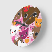 かわいい子ネコ猫の背景パターン ラウンド壁時計 (傾斜)