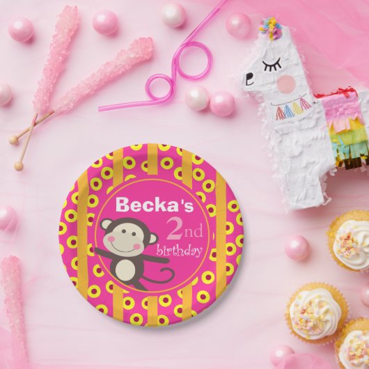 かわいい子供は猿の誕生日|のカボチャ明るい赤紫色をもてあそびます ペーパープレート (パーティー)