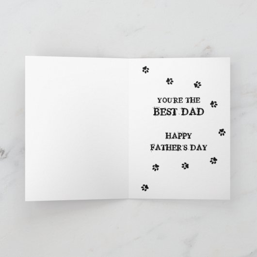 かわいい子犬が父の日のカードをおさえる カード (内部)