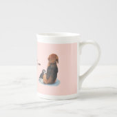 かわいい子犬とお母さん犬のビーグル ボーンチャイナマグカップ (右)