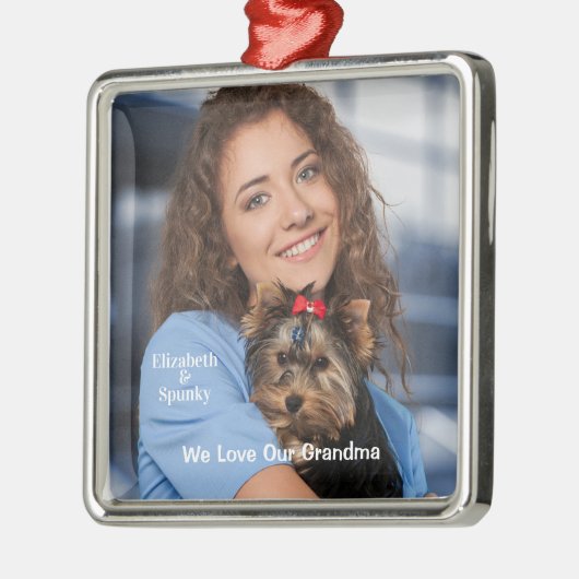 かわいい子犬と私はおばあちゃんの家族がパーソナライズ大好き メタルオーナメント (左)