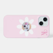 かわいい子犬の写真 ピンクの花 イニシャル入り 女の子用 iPhone 15ケース (裏面横)