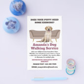 かわいい子犬の歩くペット座って小さなビジネス チラシ (シングル)