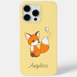 かわいい子狐が蝶を見つめる iPhone 15 PRO MAXケース