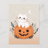 かわいい子猫がオレンジ色のカボチャに座る現代的なハロウィン ポストカード (正面)