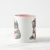 かわいい子猫とピンクの毛糸のマグカップ マグカップ (中央)