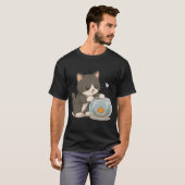かわいい子猫と金魚の友達 Tシャツ (正面フル)
