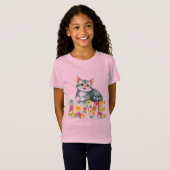 🐱 かわいい子猫の休息 愛らしい猫のデザイン Tシャツ (正面フル)